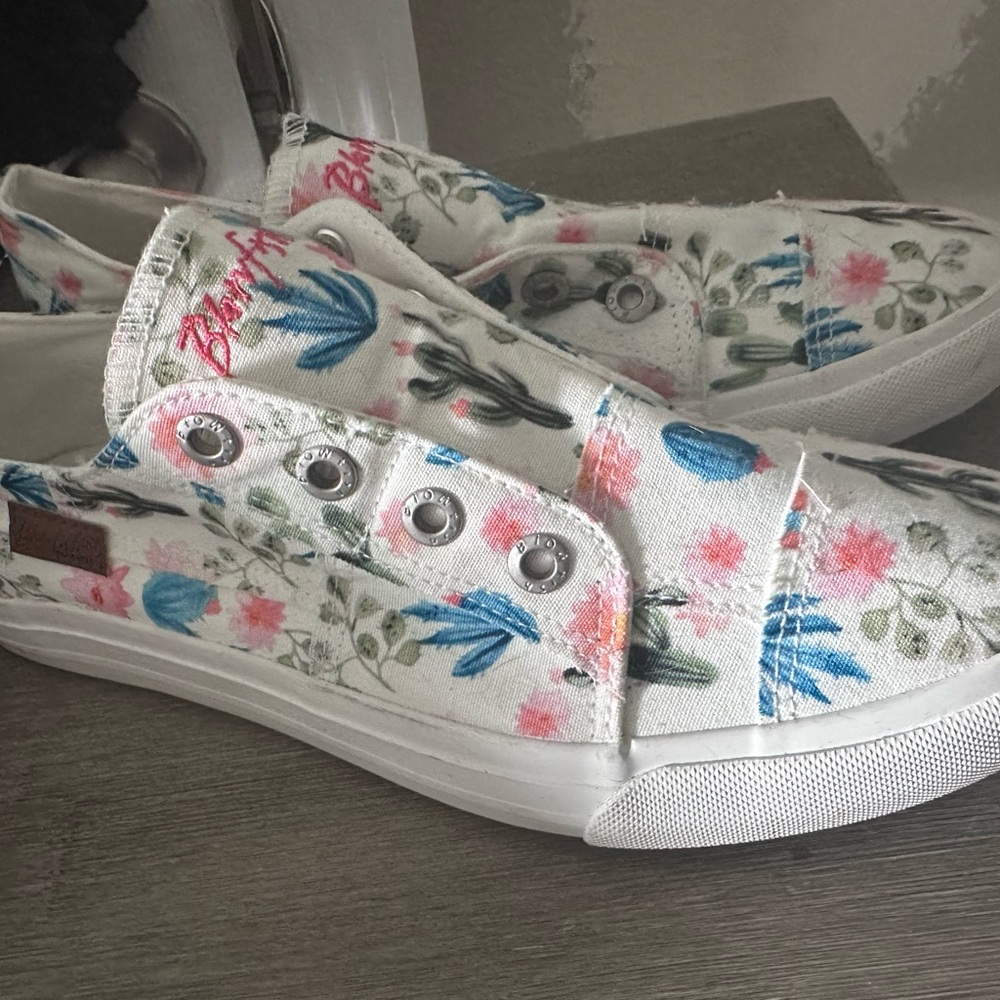 Blowfish White Floral Slip-On Sneakers